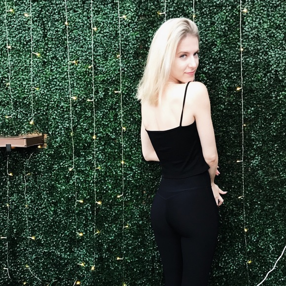 Meet your Posher, Alexis - Picture 3 of 3